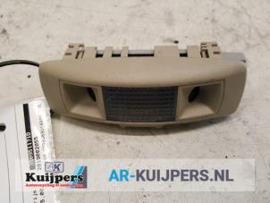 Używane Oswietlenie wewnetrzne tyl Skoda Superb (3U4) 2.5 TDI V6 24V Cena € 15,00 Procedura marży oferowane przez Autorecycling Kuijpers