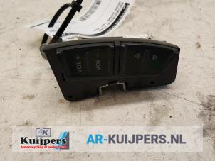 Usagé Commande radio volant Skoda Superb (3U4) 2.5 TDI V6 24V Prix € 39,00 Règlement à la marge proposé par Autorecycling Kuijpers