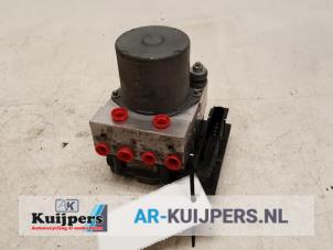 Used ABS pump Renault Clio III (BR/CR) 1.6 16V Price € 40,00 Margin scheme offered by Autorecycling Kuijpers