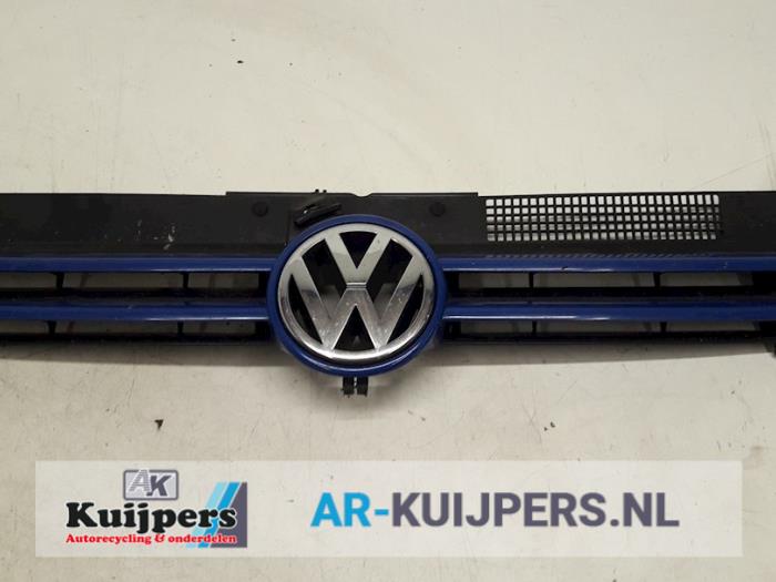 Grille from a Volkswagen Golf IV (1J1) 1.9 SDI 1998