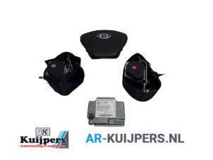 Usagé Set de airbag Kia Cee'd Sporty Wagon (EDF) 1.6 16V Prix € 299,00 Règlement à la marge proposé par Autorecycling Kuijpers
