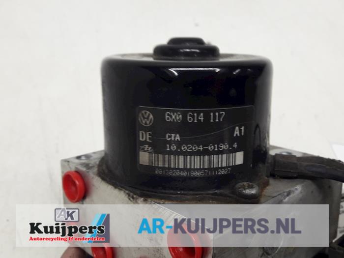 ABS pump from a Seat Arosa (6H1) 1.4 TDI 2001