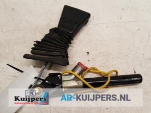 Used Seatbelt tensioner, right Opel Frontera (6B) 2.2i 16V Price € 27,50 Margin scheme offered by Autorecycling Kuijpers