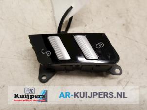 Used Central locking switch Mercedes S (W221) 3.0 S-320 CDI 24V Price € 15,00 Margin scheme offered by Autorecycling Kuijpers