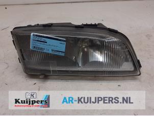 Używane Reflektor prawy Volvo S70 2.4 20V Bifuel Cena € 24,00 Procedura marży oferowane przez Autorecycling Kuijpers