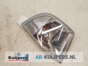 Usagé Feu clignotant droit Volvo S40 (VS) 1.6 16V Prix € 10,00 Règlement à la marge proposé par Autorecycling Kuijpers
