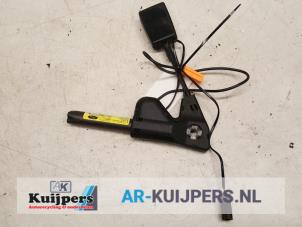 Used Front seatbelt buckle, right Ford Mondeo III 1.8 16V Price € 15,00 Margin scheme offered by Autorecycling Kuijpers