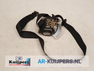 Used Front seatbelt, left Mercedes Vito (638.0) 2.2 CDI 110 16V Price € 25,00 Margin scheme offered by Autorecycling Kuijpers