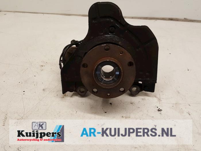 Knuckle, front left from a Fiat Ducato (250) 2.2 D 100 Multijet Euro 4 2008
