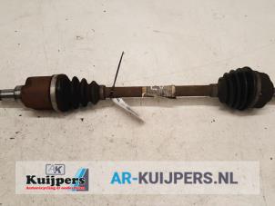 Used Front drive shaft, left Peugeot 207/207+ (WA/WC/WM) 1.4 Price € 25,00 Margin scheme offered by Autorecycling Kuijpers