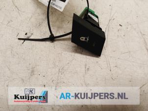 Used Switch (miscellaneous) Citroen C4 Picasso (UD/UE/UF) 2.0 16V Autom. Price € 10,00 Margin scheme offered by Autorecycling Kuijpers