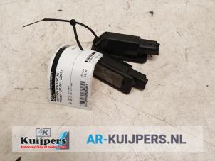 Used Registration plate light Peugeot 207 CC (WB) 1.6 HDiF 16V Price € 10,00 Margin scheme offered by Autorecycling Kuijpers