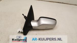 Used Wing mirror, left Renault Clio III (BR/CR) 1.4 16V Price € 14,00 Margin scheme offered by Autorecycling Kuijpers