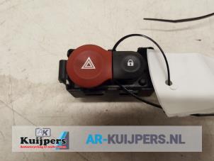Used Panic lighting switch Renault Clio III (BR/CR) 1.4 16V Price € 10,00 Margin scheme offered by Autorecycling Kuijpers