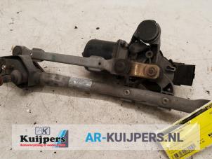 Used Wiper motor + mechanism Toyota Aygo (B10) 1.0 12V VVT-i Price € 10,00 Margin scheme offered by Autorecycling Kuijpers