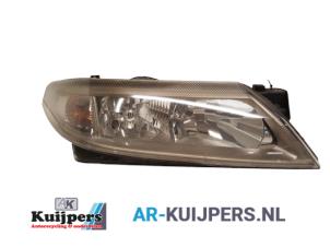 Używane Reflektor prawy Renault Laguna II Grandtour (KG) 1.8 16V Cena € 50,00 Procedura marży oferowane przez Autorecycling Kuijpers