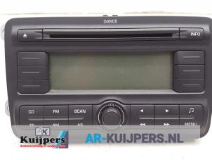 Usados Reproductor de CD y radio Skoda Fabia II (5J) 1.4i 16V Precio € 25,00 Norma de margen ofrecido por Autorecycling Kuijpers