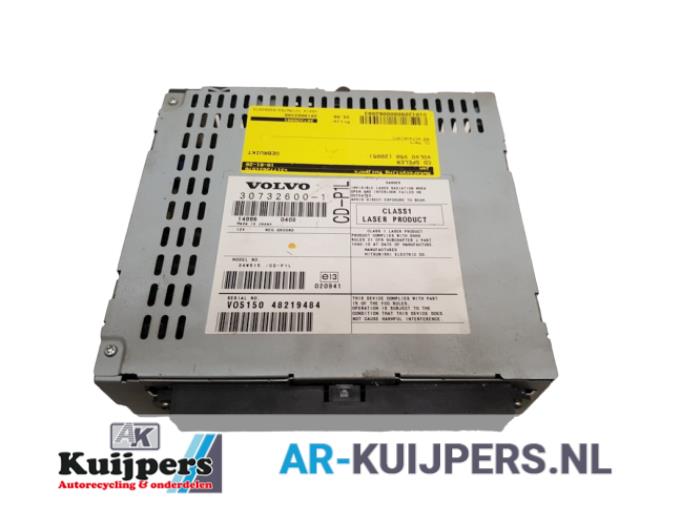 Używane Odtwarzacz CD Volvo V50 (MW) 2.0 D 16V Cena € 20,00 Procedura marży oferowane przez Autorecycling Kuijpers
