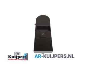 Used Electric window switch Opel Tigra Twin Top 1.3 CDTi 16V Price € 10,00 Margin scheme offered by Autorecycling Kuijpers