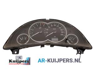 Usados Panel de instrumentación Opel Tigra Twin Top 1.3 CDTi 16V Precio € 45,00 Norma de margen ofrecido por Autorecycling Kuijpers