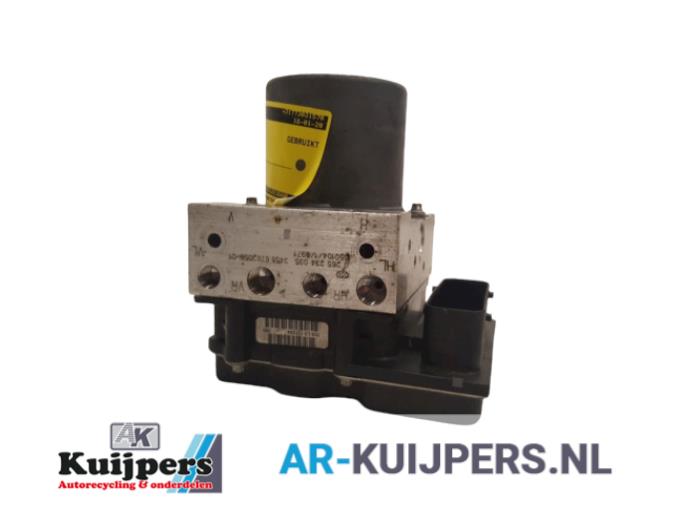 Begagnade ABS-pump BMW X3 (E83) 2.0d 16V Pris € 50,00 Marginaltabell erbjuds av Autorecycling Kuijpers