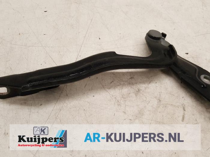 Bonnet Hinge from a Ford S-Max (WPC) 2.0 TDCi 210 16V 2017