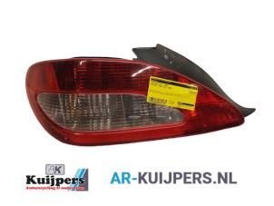 Używane Tylne swiatlo pozycyjne lewe Peugeot 406 Coupé (8C) 3.0 V6 24V Cena € 20,00 Procedura marży oferowane przez Autorecycling Kuijpers