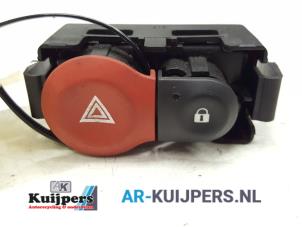 Used Panic lighting switch Renault Clio III (BR/CR) 1.5 dCi 70 Price € 10,00 Margin scheme offered by Autorecycling Kuijpers