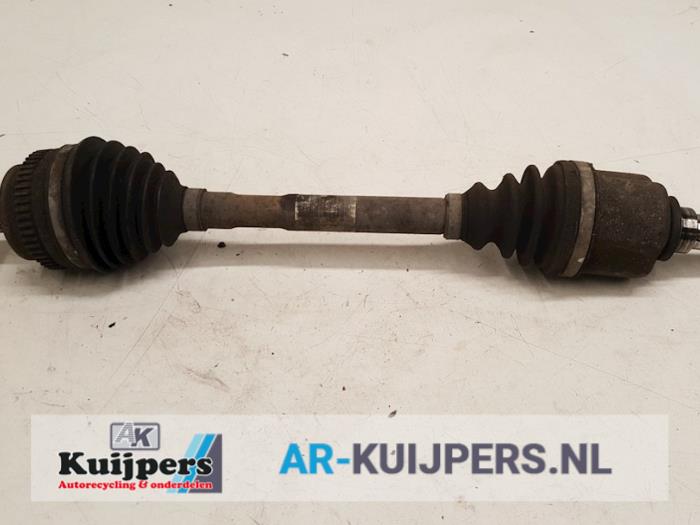 Front drive shaft, left from a Renault Master III (FD/HD) 2.5 dCi 16V 100 2008