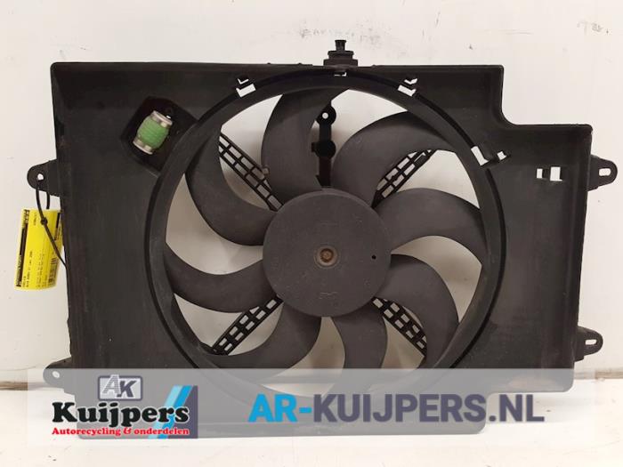 Używane Wentylator Alfa Romeo GT (937) 2.0 JTS 16V Cena € 26,00 Procedura marży oferowane przez Autorecycling Kuijpers