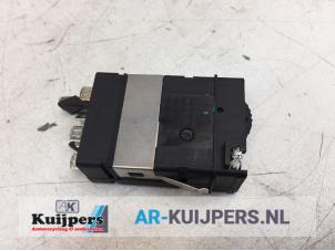 Used Seat heating switch Volkswagen New Beetle (9C1/9G1) 2.0 Price € 15,00 Margin scheme offered by Autorecycling Kuijpers