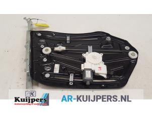 Usagé Mécanique vitre 2portes arrière gauche Opel Astra H Twin Top (L67) 1.8 16V Prix € 45,00 Règlement à la marge proposé par Autorecycling Kuijpers