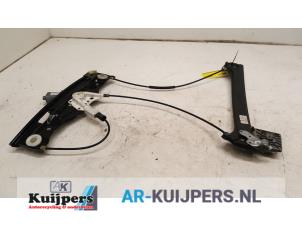 Usagé Mécanique vitre 2portes avant gauche Opel Astra H Twin Top (L67) 1.8 16V Prix € 39,00 Règlement à la marge proposé par Autorecycling Kuijpers