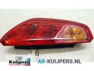 Używane Tylne swiatlo pozycyjne lewe Fiat Grande Punto (199) 1.4 Cena € 13,00 Procedura marży oferowane przez Autorecycling Kuijpers