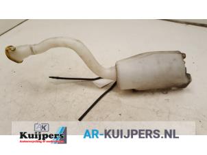Used Front windscreen washer reservoir Renault Twingo II (CN) 1.2 Price € 19,00 Margin scheme offered by Autorecycling Kuijpers