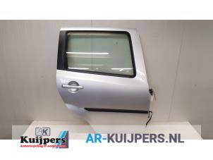 Używane Drzwi prawe tylne wersja 4-drzwiowa Daihatsu YRV (M2) 1.3 16V DVVT Cena € 55,00 Procedura marży oferowane przez Autorecycling Kuijpers