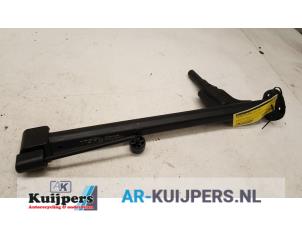 Usagé Kit d'outils Mercedes S (W220) 3.2 S-320 18V Prix € 50,00 Règlement à la marge proposé par Autorecycling Kuijpers