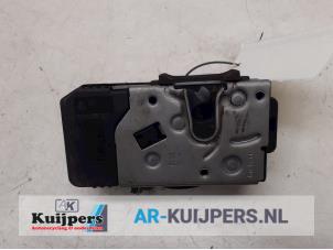Used Door lock mechanism 2-door, left Opel Corsa C (F08/68) 1.8 16V GSi Price € 15,00 Margin scheme offered by Autorecycling Kuijpers