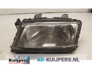 Używane Reflektor lewy Saab 9-3 I (YS3D) 2.2 TiD Kat. Cena € 19,00 Procedura marży oferowane przez Autorecycling Kuijpers
