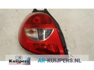 Used Taillight, left Renault Clio III (BR/CR) 1.4 16V Price € 10,00 Margin scheme offered by Autorecycling Kuijpers