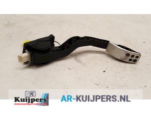 Used Accelerator pedal Peugeot 206 SW (2E/K) 1.4 16V Price € 15,00 Margin scheme offered by Autorecycling Kuijpers