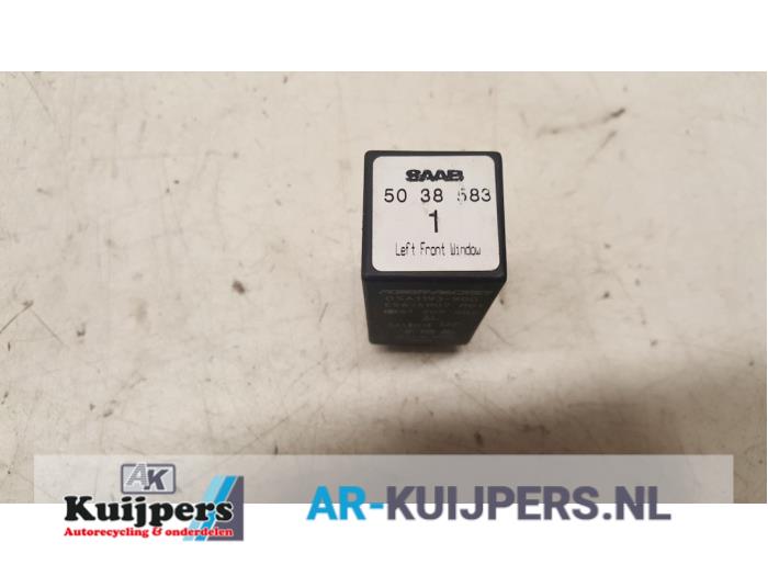 Używane Przekaznik Saab 9-3 I (YS3D) 2.0t 16V Ecopower Cena € 10,00 Procedura marży oferowane przez Autorecycling Kuijpers
