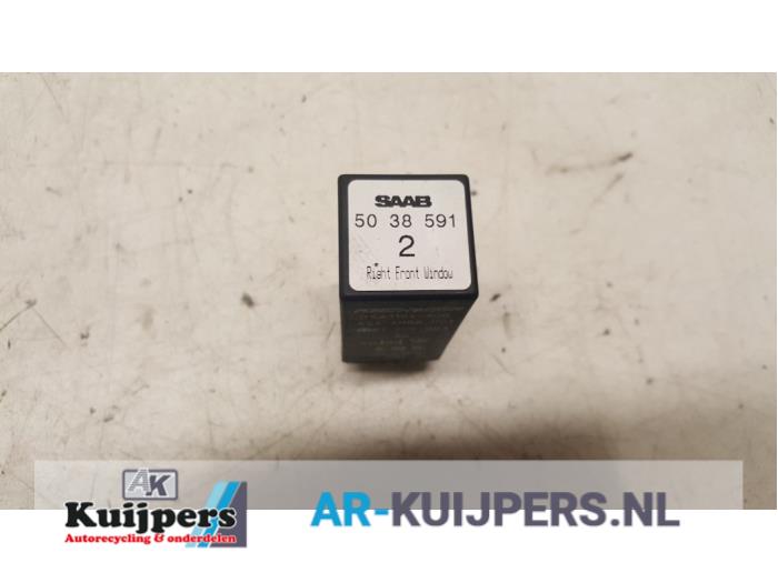 Używane Przekaznik Saab 9-3 I (YS3D) 2.0t 16V Ecopower Cena € 10,00 Procedura marży oferowane przez Autorecycling Kuijpers
