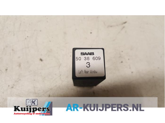 Używane Przekaznik Saab 9-3 I (YS3D) 2.0t 16V Ecopower Cena € 10,00 Procedura marży oferowane przez Autorecycling Kuijpers