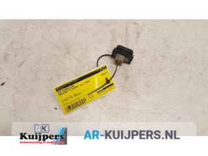 Usados Interruptor ESP Mercedes E (W210) 2.2 E-220 CDI 16V Precio € 10,00 Norma de margen ofrecido por Autorecycling Kuijpers