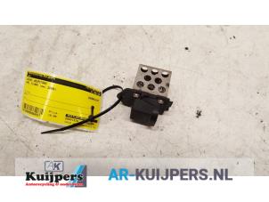 Used Heater resistor Opel Vivaro 1.9 DTI 16V Price € 10,00 Margin scheme offered by Autorecycling Kuijpers