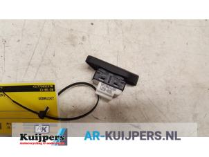 Usados Interruptor (varios) Volkswagen Polo V (6R) 1.2 TSI Precio € 15,00 Norma de margen ofrecido por Autorecycling Kuijpers