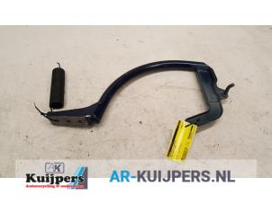 Used Boot lid hinge Ford Focus 3 1.6 EcoBoost 16V 150 Price € 25,00 Margin scheme offered by Autorecycling Kuijpers