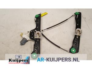 Używane Mechanizm szyby lewej przedniej wersja 4-drzwiowa BMW 1 serie (E87/87N) 118d 16V Cena € 15,00 Procedura marży oferowane przez Autorecycling Kuijpers