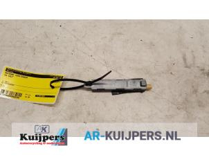Used Antenna Amplifier Volkswagen Golf IV (1J1) 1.4 16V Price € 10,00 Margin scheme offered by Autorecycling Kuijpers